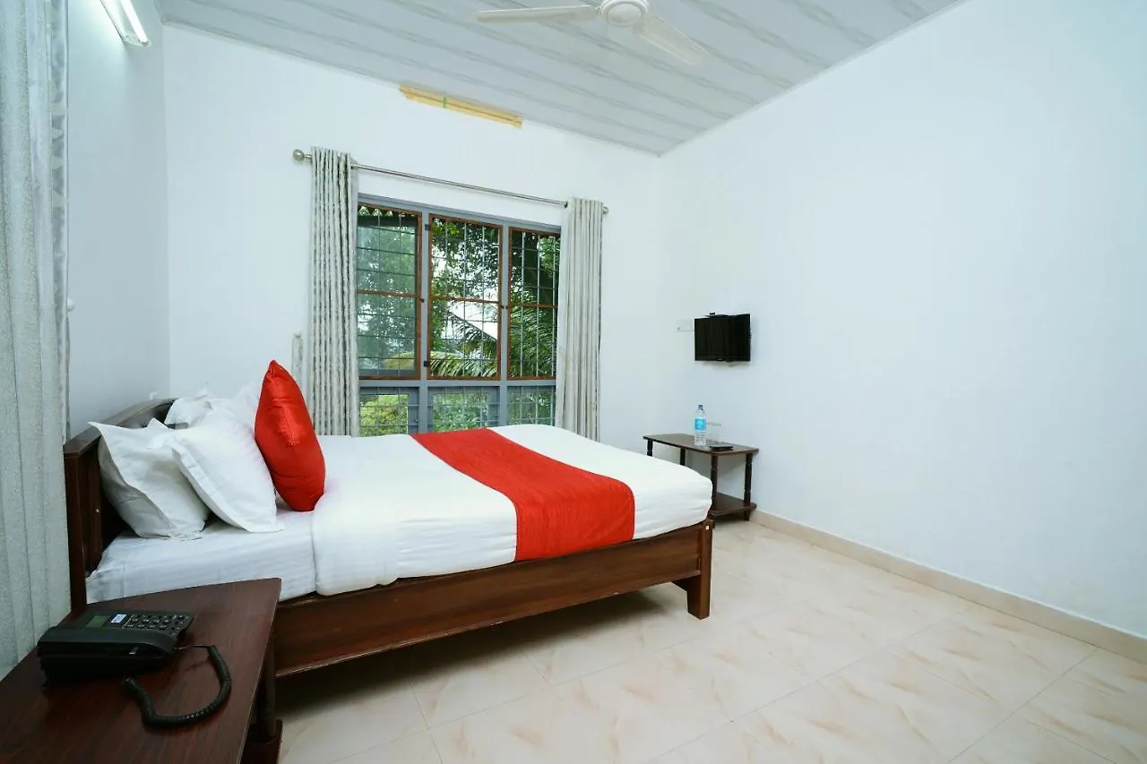 Oyo 10029 Hotel Munnar Breeze Anachal